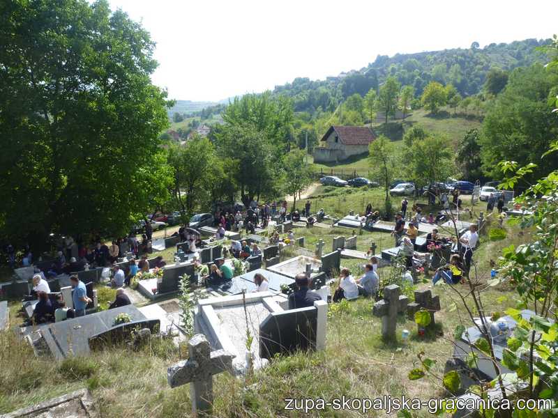 SLIKE Sveta misa na groblju u Zlavasti